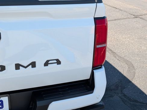 Used 2024 Toyota Tacoma SR5 AWD/4WD image 7