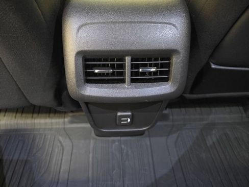 Used 2023 GMC Terrain SLE w/ Driver Convenience Package AWD/4WD image 29