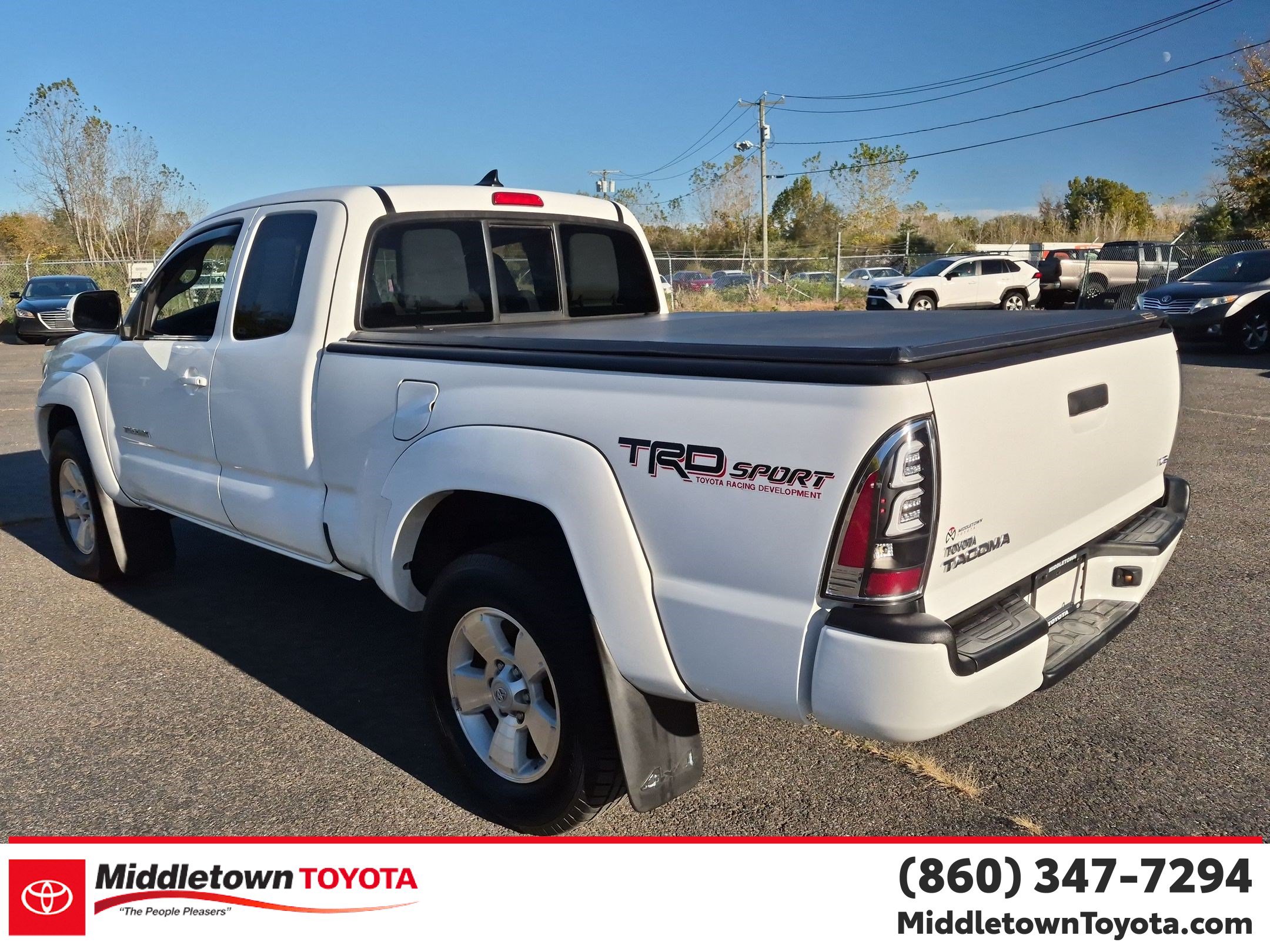 Used 2015 Toyota Tacoma 4x4 Access Cab V6 w/ TRD Sport Package image 5