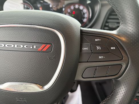 Used 2022 Dodge Challenger SXT w/ Driver Convenience Group image 14