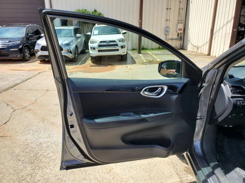 Used 2019 Nissan Sentra SV FWD image 24