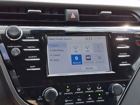 Used 2019 Toyota Camry LE w/ Convenience Package FWD image 18