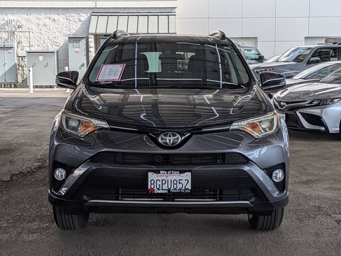 Certified 2018 Toyota RAV4 XLE FWD image 2