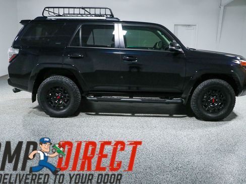 Used 2023 Toyota 4Runner SR5 Premium w/ Moonroof Package AWD/4WD image 6