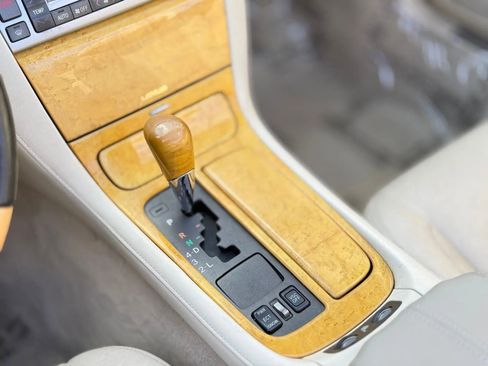 Used 2002 Lexus SC 430 Convertible RWD image 15