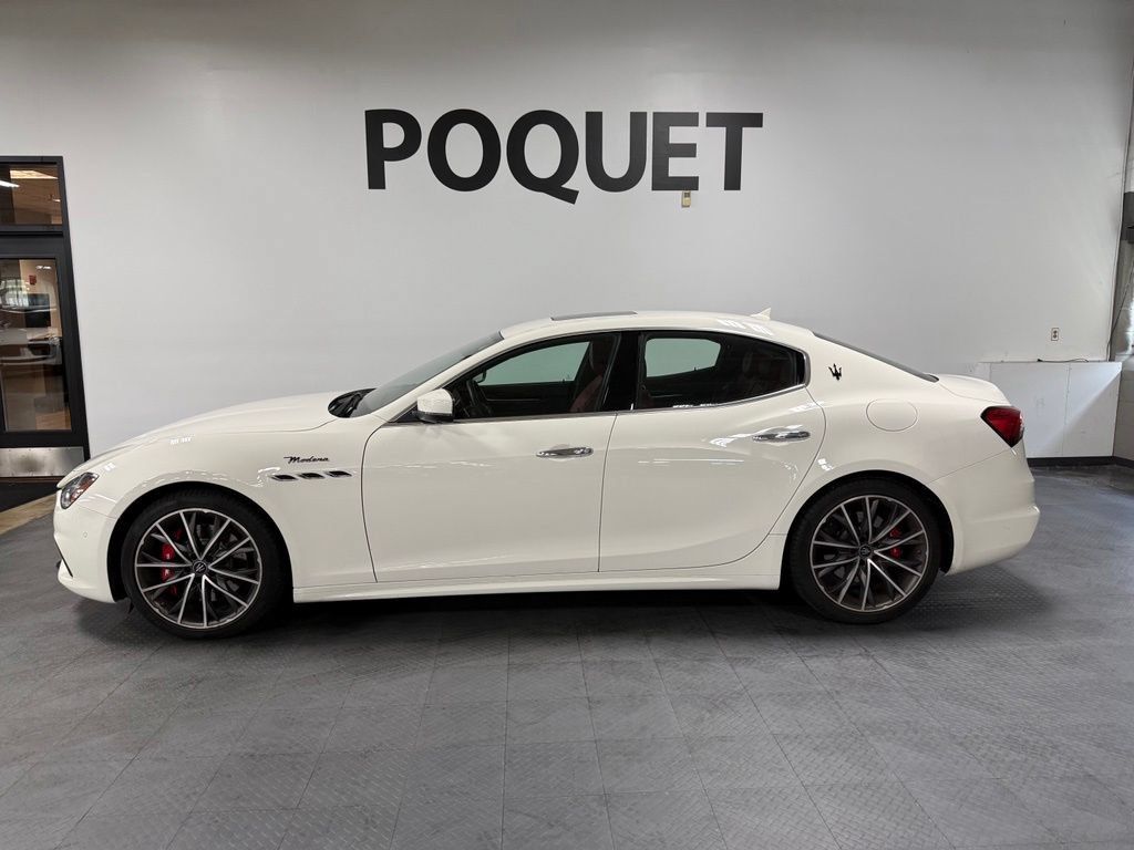 Used 2023 Maserati Ghibli Modena Q4 AWD/4WD image 1