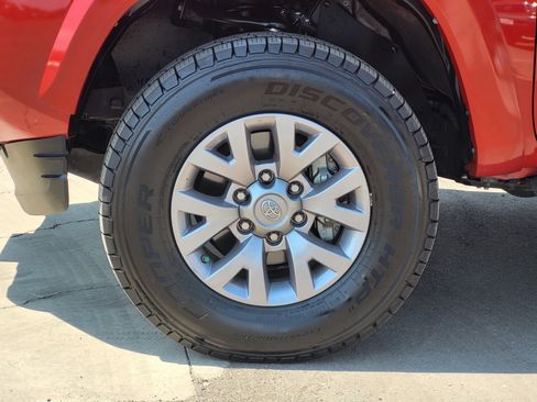 Certified 2019 Toyota Tacoma SR5 RWD image 8