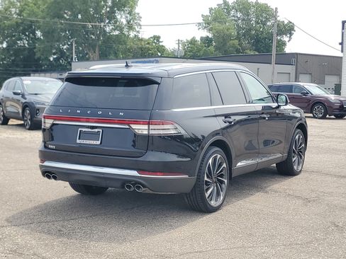 Used 2024 Lincoln Aviator Reserve w/ Equipment Group 201A AWD/4WD image 6