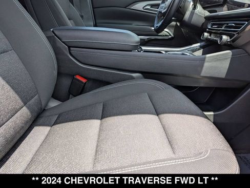 Used 2024 Chevrolet Traverse LT w/ Enhanced Driving Package FWD image 26