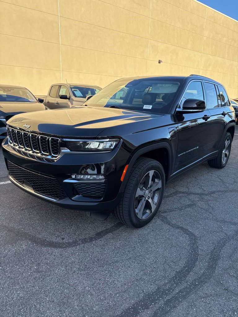Used 2023 Jeep Grand Cherokee 4WD 4xe image 1