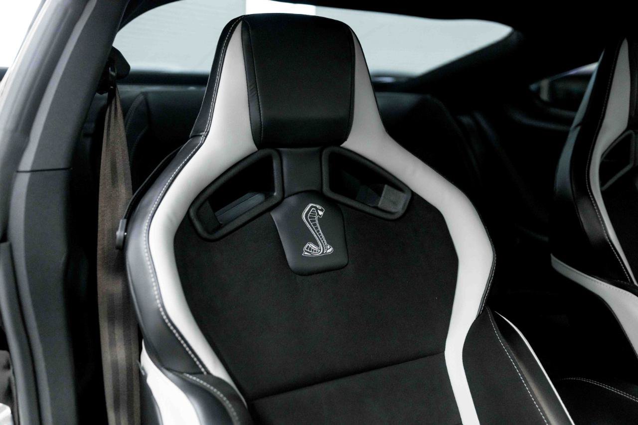 Used 2021 Ford Mustang Shelby GT500 w/ Carbon Fiber Track Pack RWD image 82