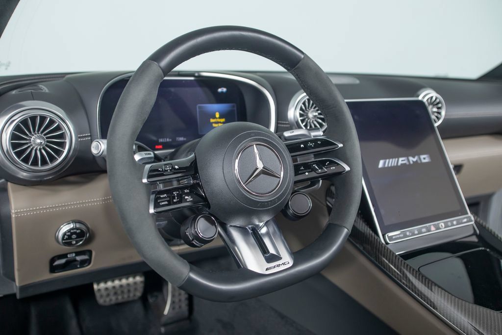 Used 2022 Mercedes-Benz SL 63 AMG 4MATIC image 34