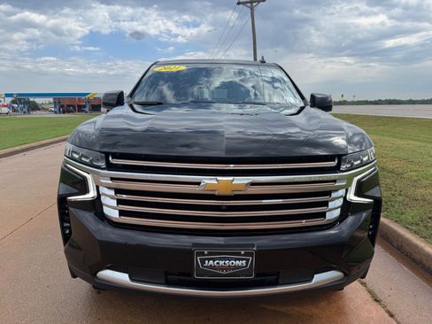 Used 2021 Chevrolet Suburban High Country w/ Premium Package RWD image 8