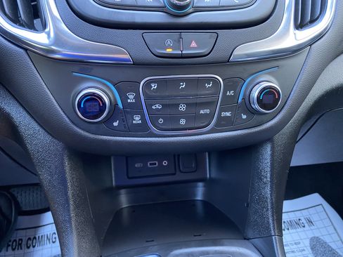 Used 2024 Chevrolet Equinox LT FWD image 28