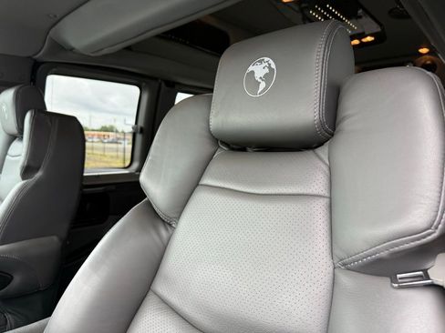 Used 2023 GMC Savana 2500 image 16