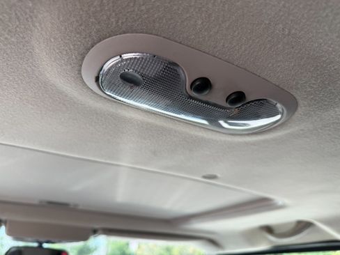 Used 2004 HUMMER H2 Luxury w/ Preferred Equipment Group image 13