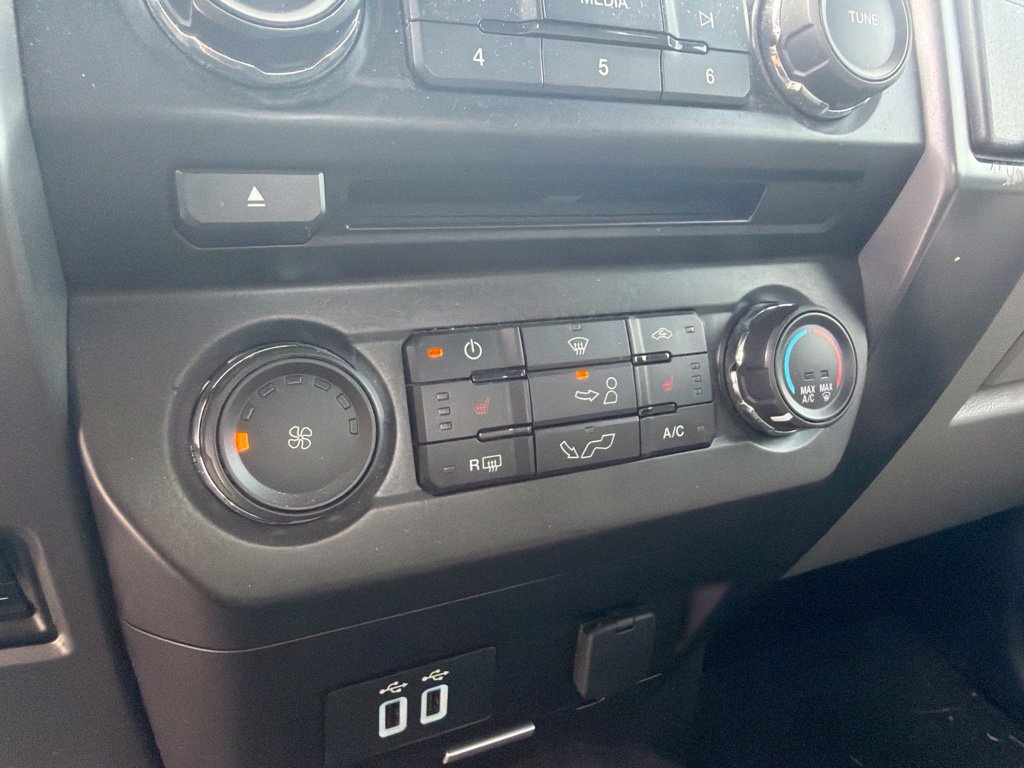 Used 2018 Ford F150 XLT w/ Equipment Group 302A Luxury AWD/4WD image 19