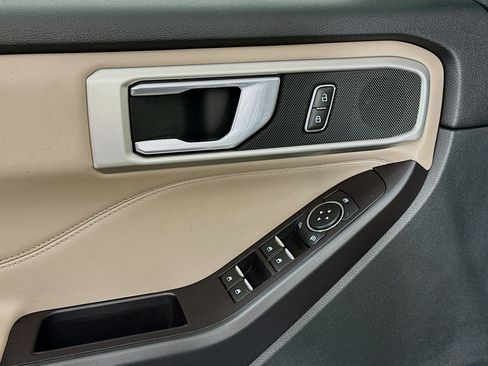 Used 2020 Ford Explorer XLT w/ Equipment Group 202A image 15