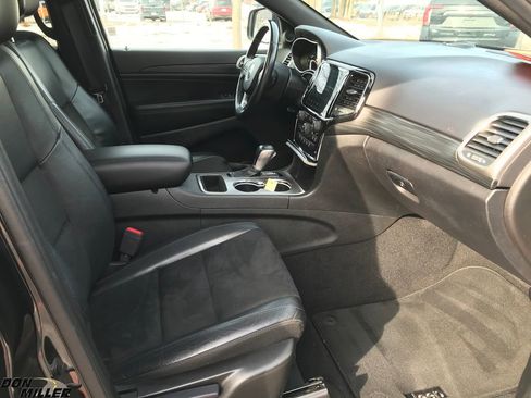 Certified 2021 Jeep Grand Cherokee Laredo X image 27