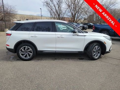 Used 2023 Lincoln Corsair FWD image 2