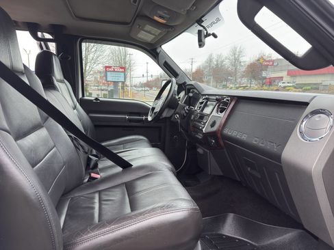 Used 2010 Ford F350 Lariat image 9
