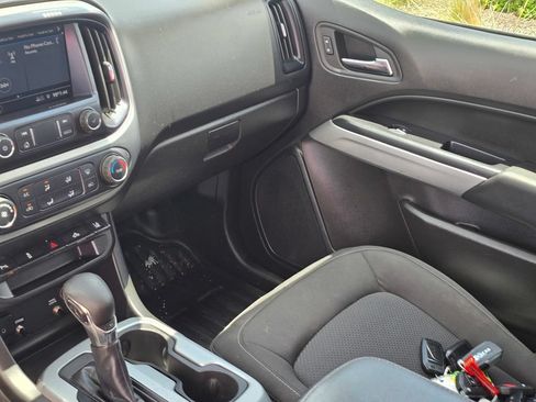 Used 2022 Chevrolet Colorado LT w/ Fleet Safety Package RWD image 21