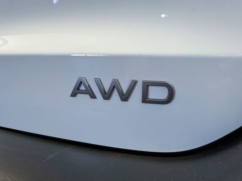 Certified 2025 Nissan Kicks SV image 10