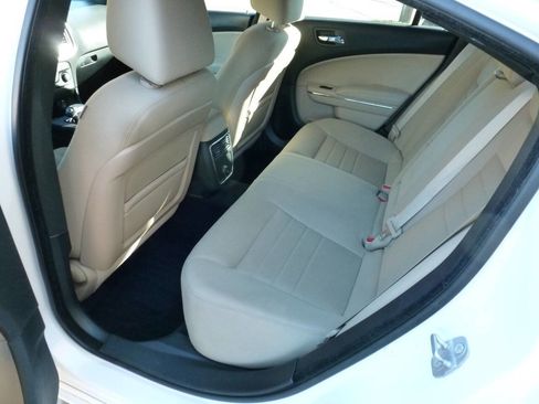 Used 2014 Dodge Charger SE image 10