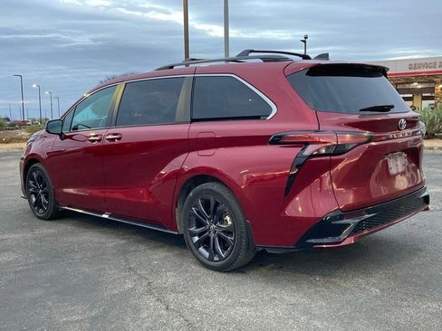 Certified 2024 Toyota Sienna XSE image 7