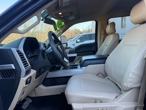 Used 2017 Ford F250 Lariat w/ Chrome Package image 23