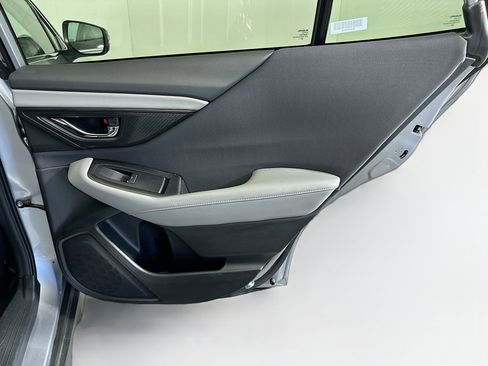 Used 2025 Subaru Outback Premium image 31