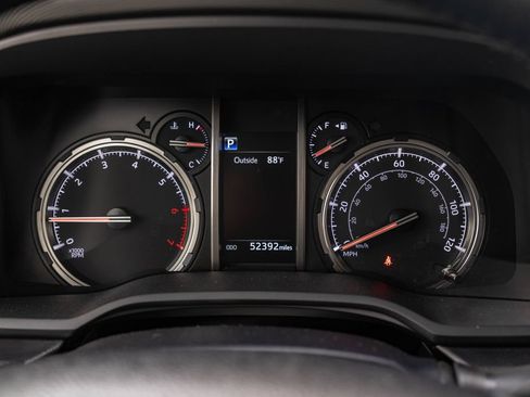 Used 2024 Toyota 4Runner Limited AWD/4WD image 26