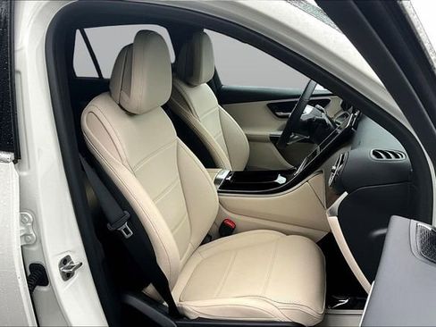 Certified 2026 Mercedes-Benz GLC 300 4MATIC image 32