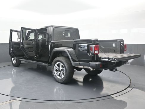 Used 2024 Jeep Gladiator Sport w/ Premium Package image 77