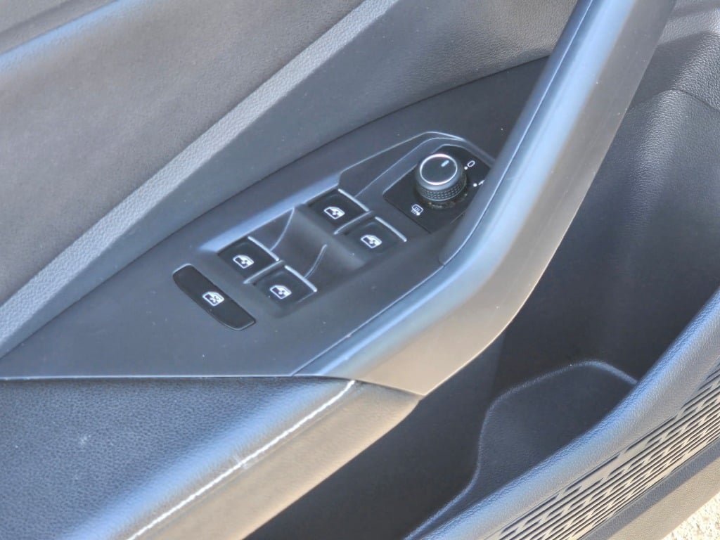 Used 2024 Volkswagen Jetta SE FWD image 16
