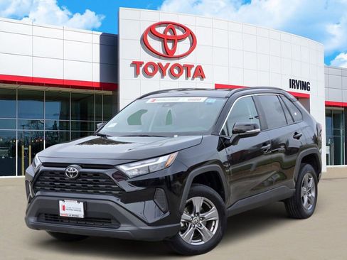 Used 2024 Toyota RAV4 XLE image 1