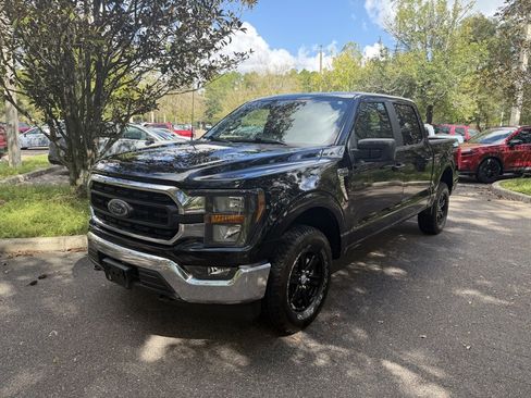 Used 2023 Ford F150 XLT image 3