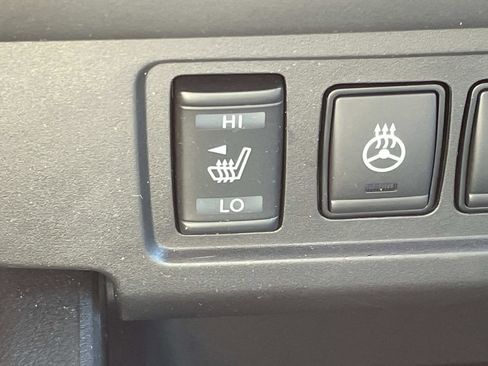 Used 2024 Nissan Frontier SV w/ SV Convenience Package image 19