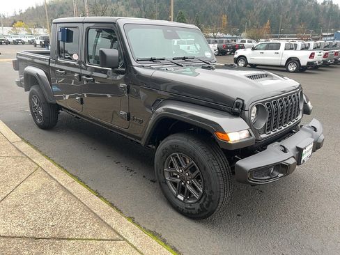New 2026 Jeep Gladiator Sport image 3
