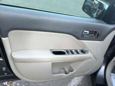 Used 2010 Ford Fusion Hybrid FWD image 9