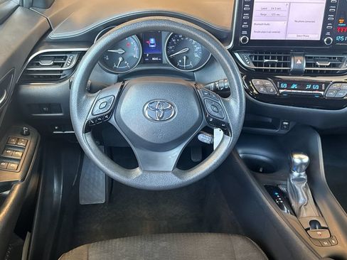 Used 2019 Toyota C-HR LE FWD image 17