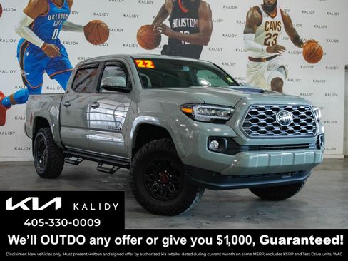 Used 2022 Toyota Tacoma TRD Sport AWD/4WD image 1