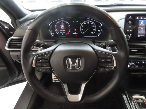 Used 2018 Honda Accord Sport image 17