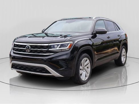 Used 2023 Volkswagen Atlas Cross Sport SE FWD image 3