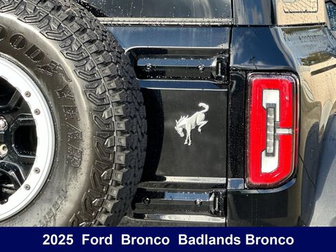 New 2025 Ford Bronco Badlands w/ Sasquatch Package AWD/4WD image 39