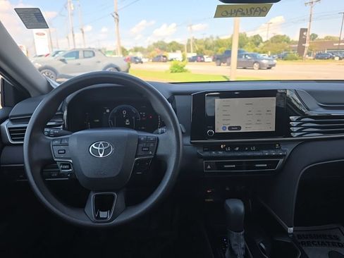 Used 2025 Toyota Camry LE FWD image 12