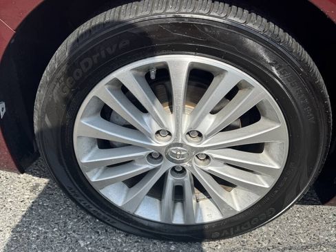 Used 2013 Toyota Avalon XLE Touring FWD image 13