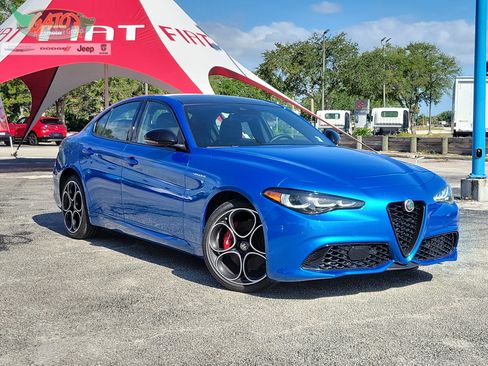 Used 2024 Alfa Romeo Giulia Veloce AWD/4WD image 1