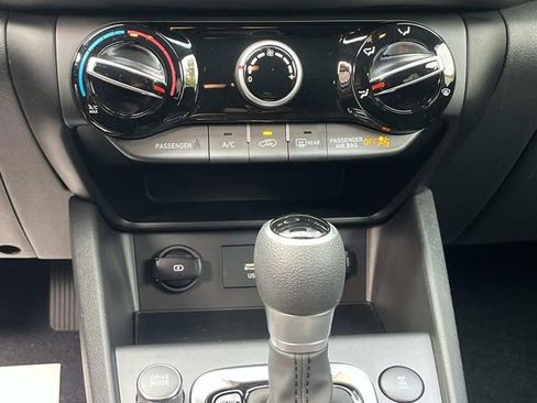 Used 2023 Hyundai Kona SEL image 19