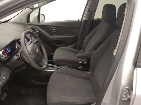 Used 2020 Chevrolet Trax LS w/ Tint and Cruise Package FWD image 17